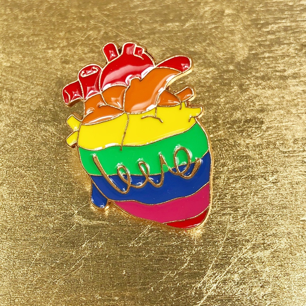 🌈 5/$30! PRIDE Rainbow Heart Enamel Pin